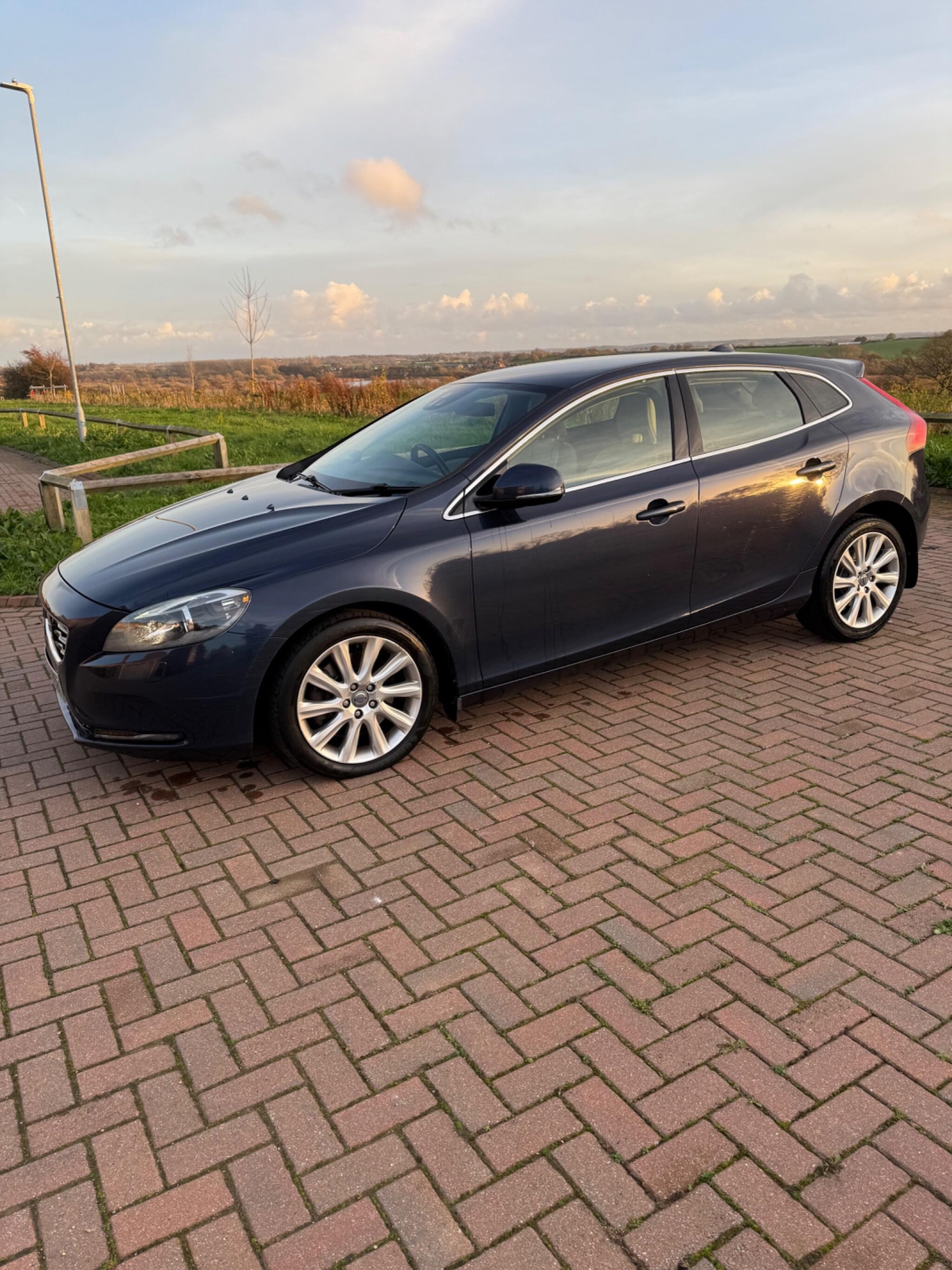 Used Volvo V40 2013 for sale - 76780735: Photo 8
