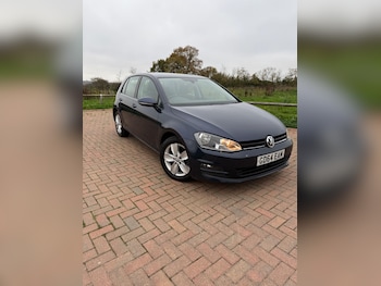 Volkswagen - Golf