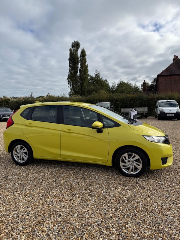 Used Honda Jazz 2015 for sale - 76306583: Photo 15