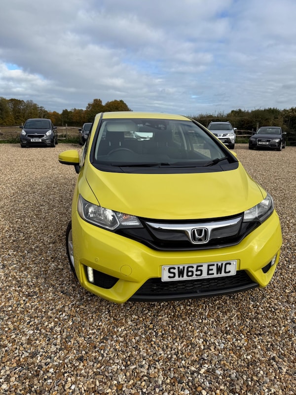 Used Honda Jazz 2015 for sale - 76306583: Photo 2