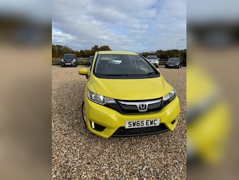 Used Honda Jazz 2015 for sale - 76306583: Photo 2