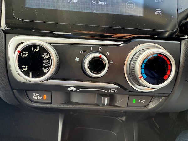 Used Honda Jazz 2015 for sale - 76306583: Photo 39