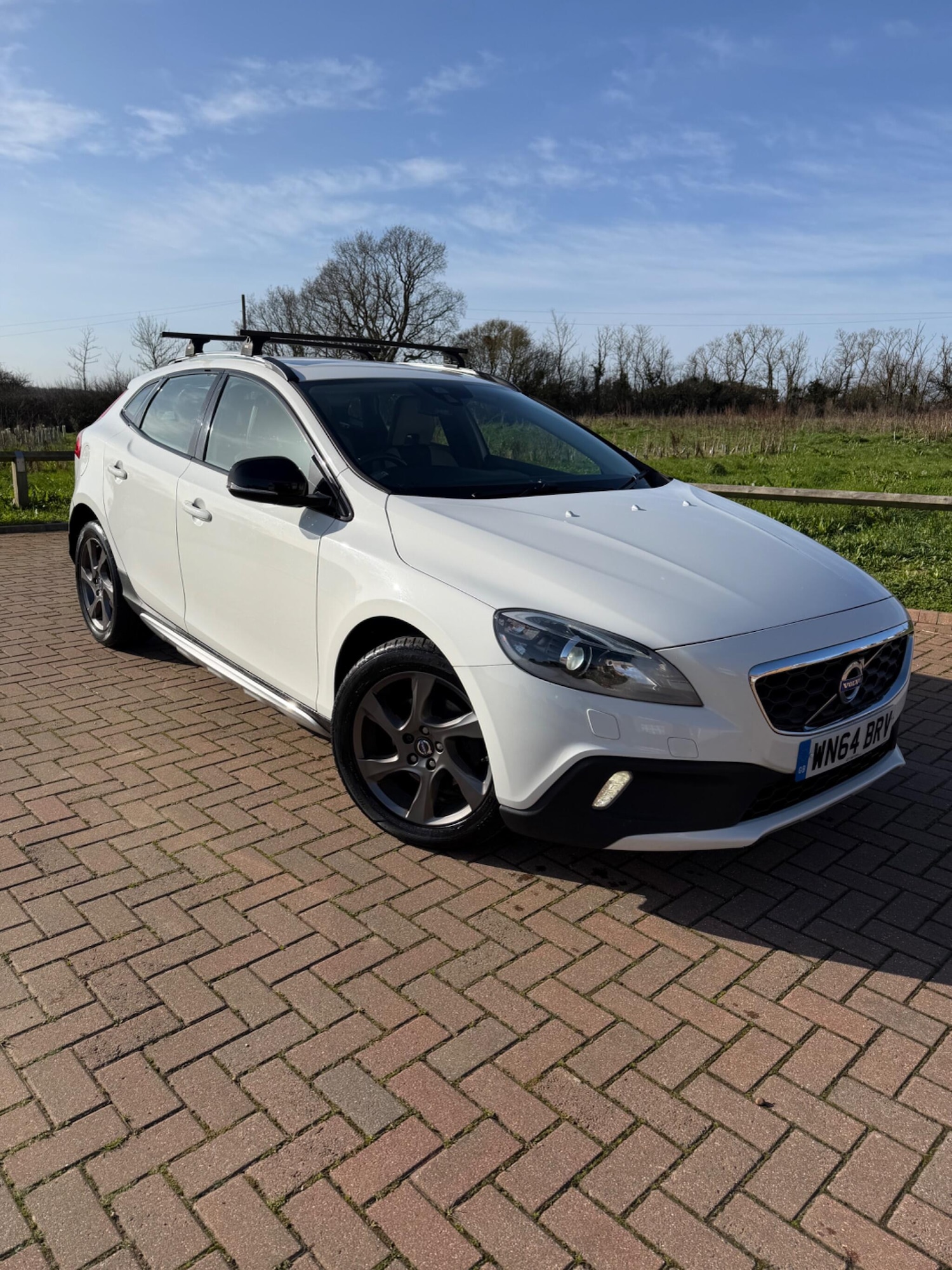 Used Volvo V40 Cross Country for sale - 77587090: Photo 1
