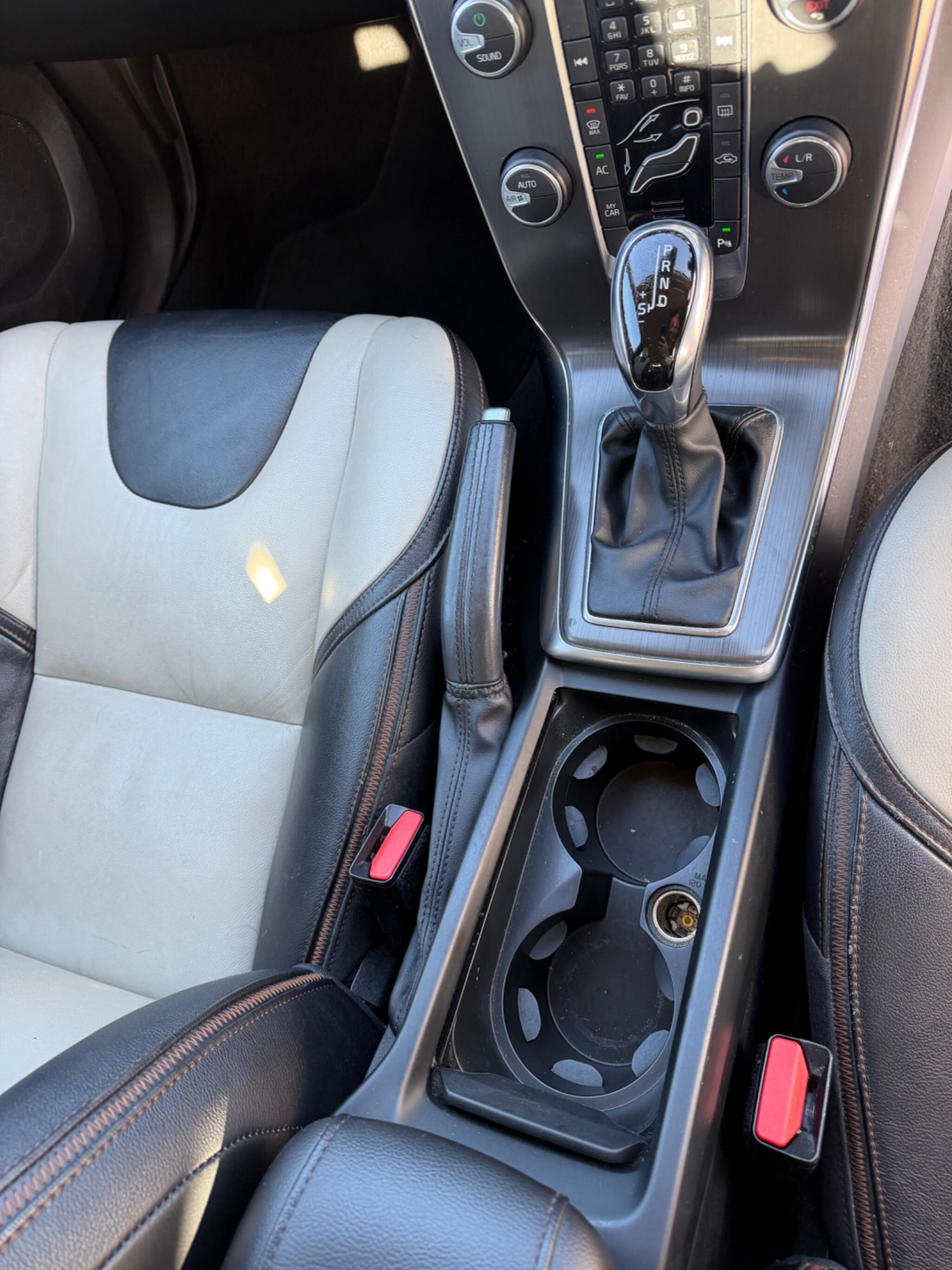 Used Volvo V40 Cross Country for sale - 77587090: Photo 21