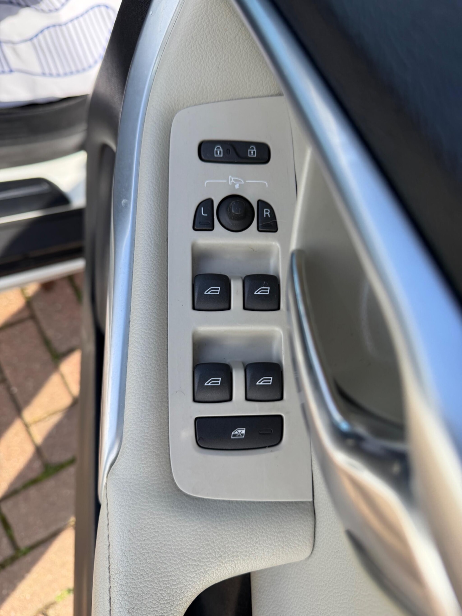 Used Volvo V40 Cross Country for sale - 77587090: Photo 29