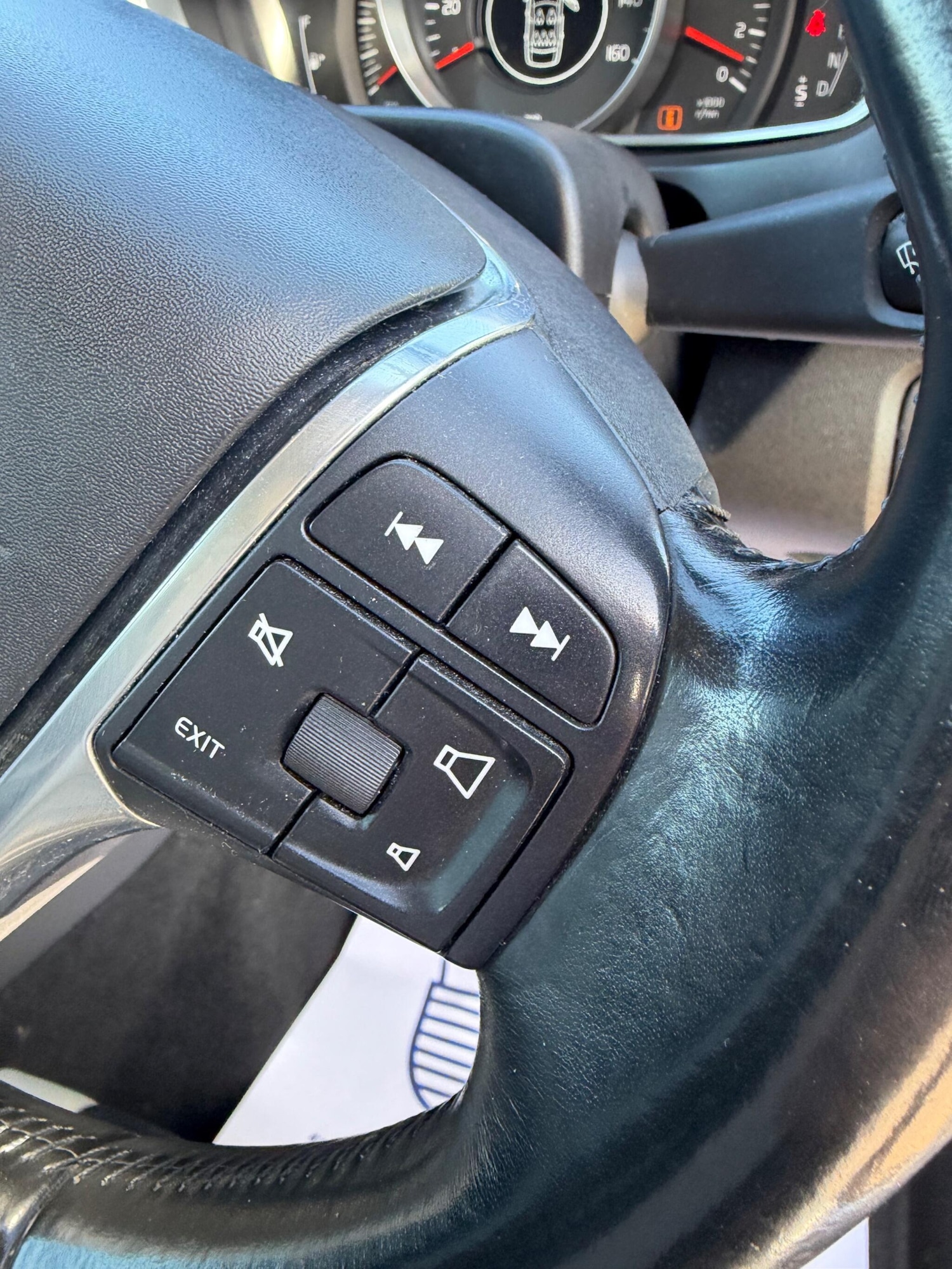 Used Volvo V40 Cross Country for sale - 77587090: Photo 31