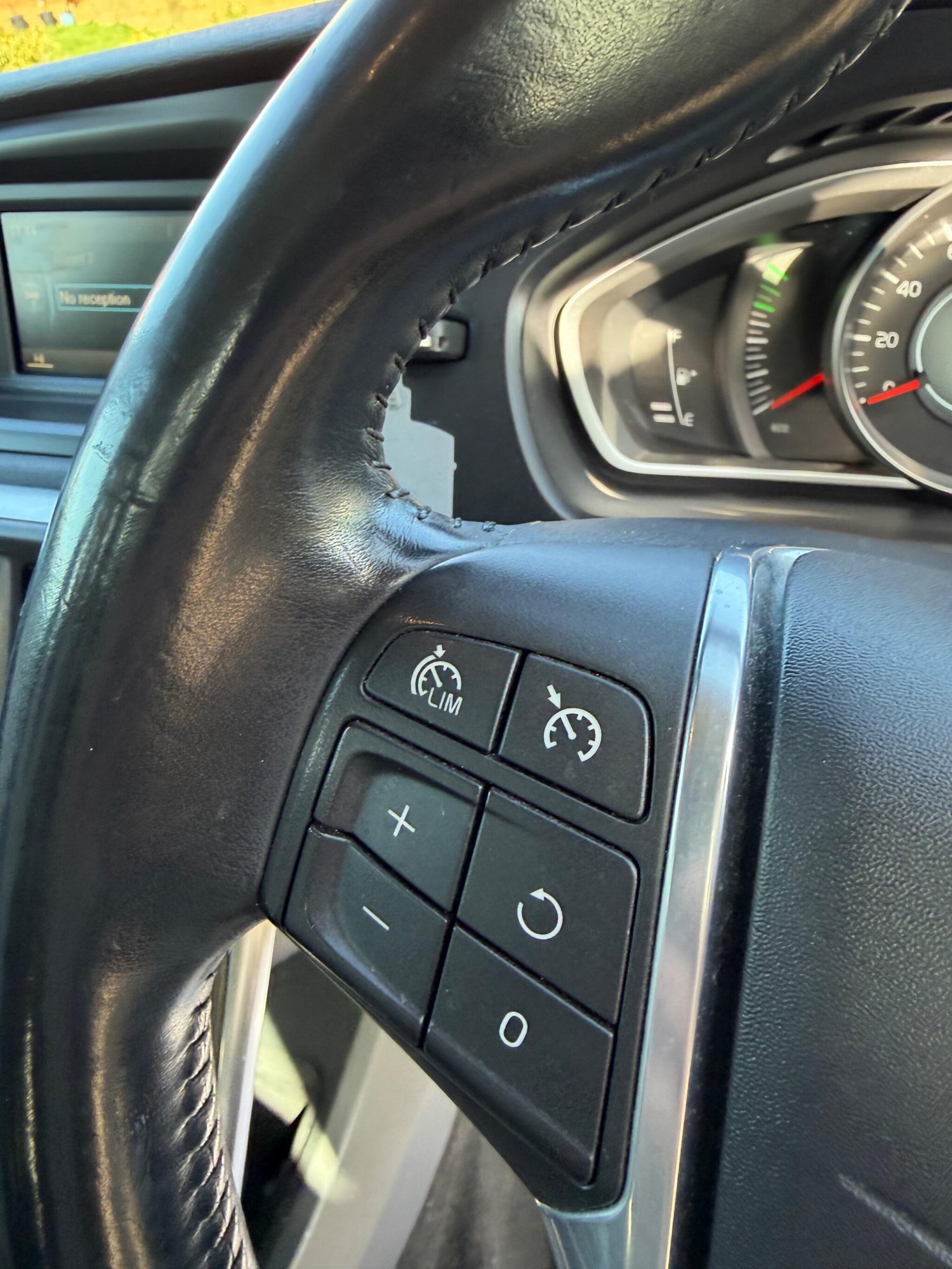 Used Volvo V40 Cross Country for sale - 77587090: Photo 32