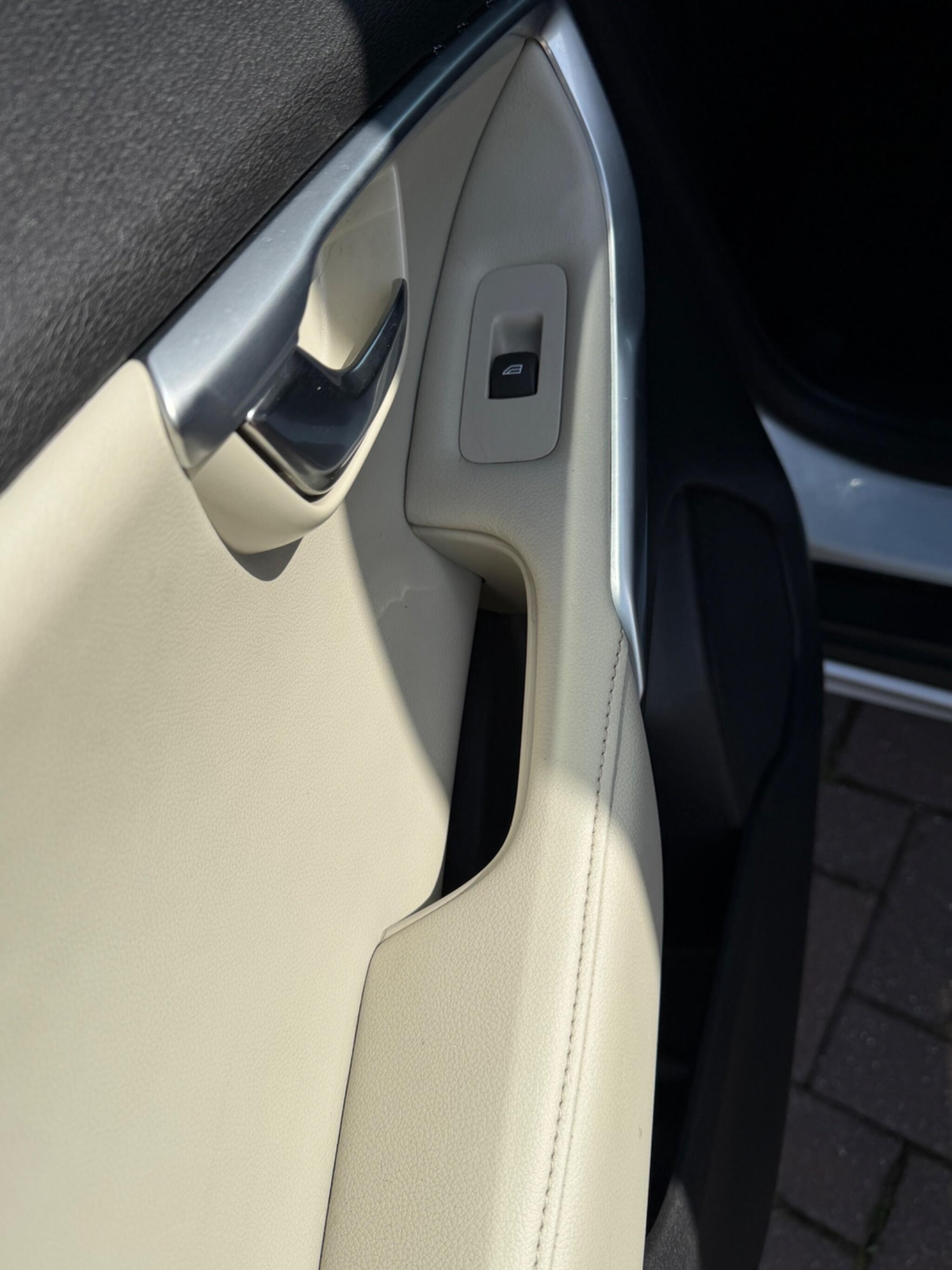 Used Volvo V40 Cross Country for sale - 77587090: Photo 33