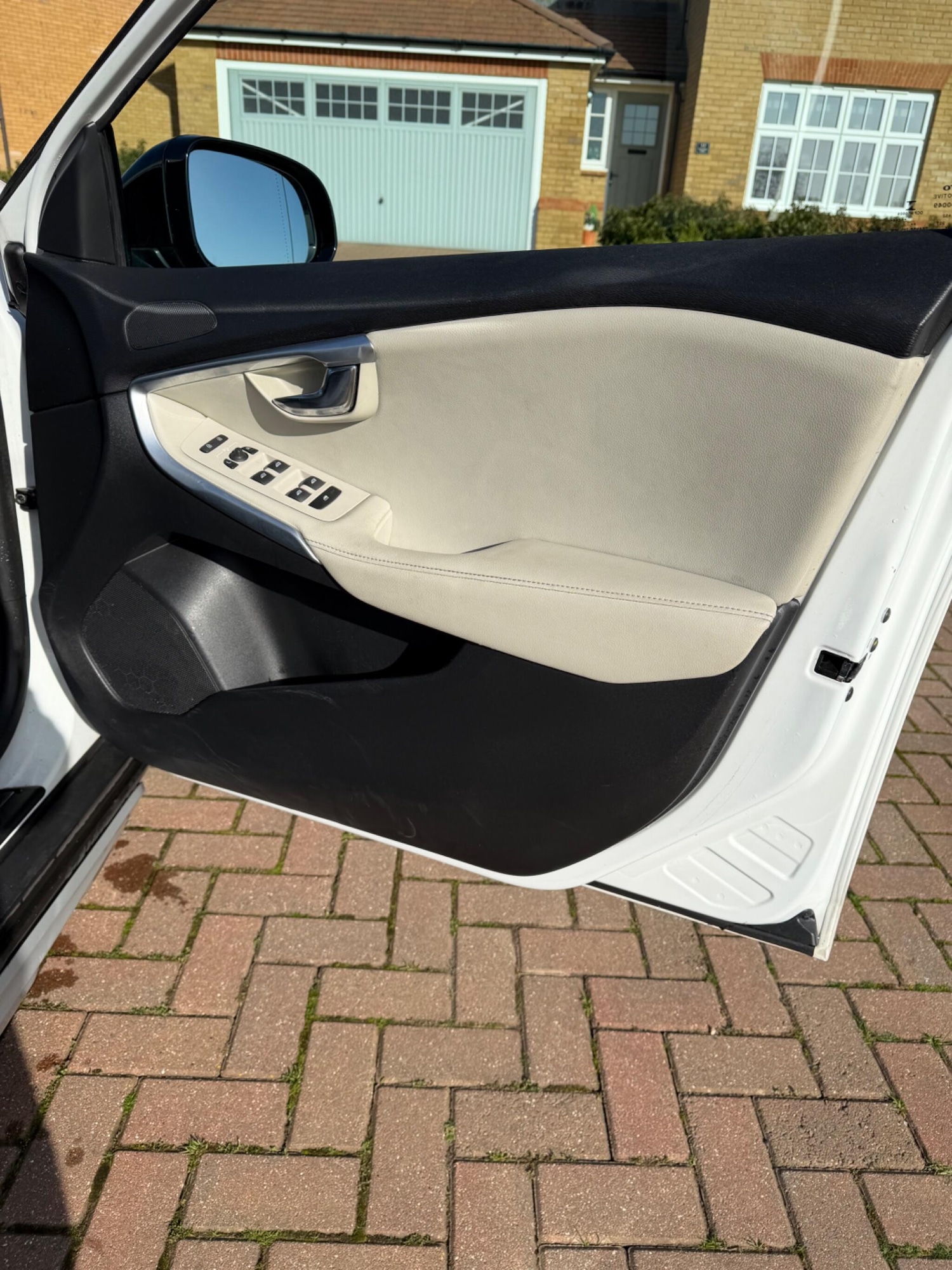 Used Volvo V40 Cross Country for sale - 77587090: Photo 35