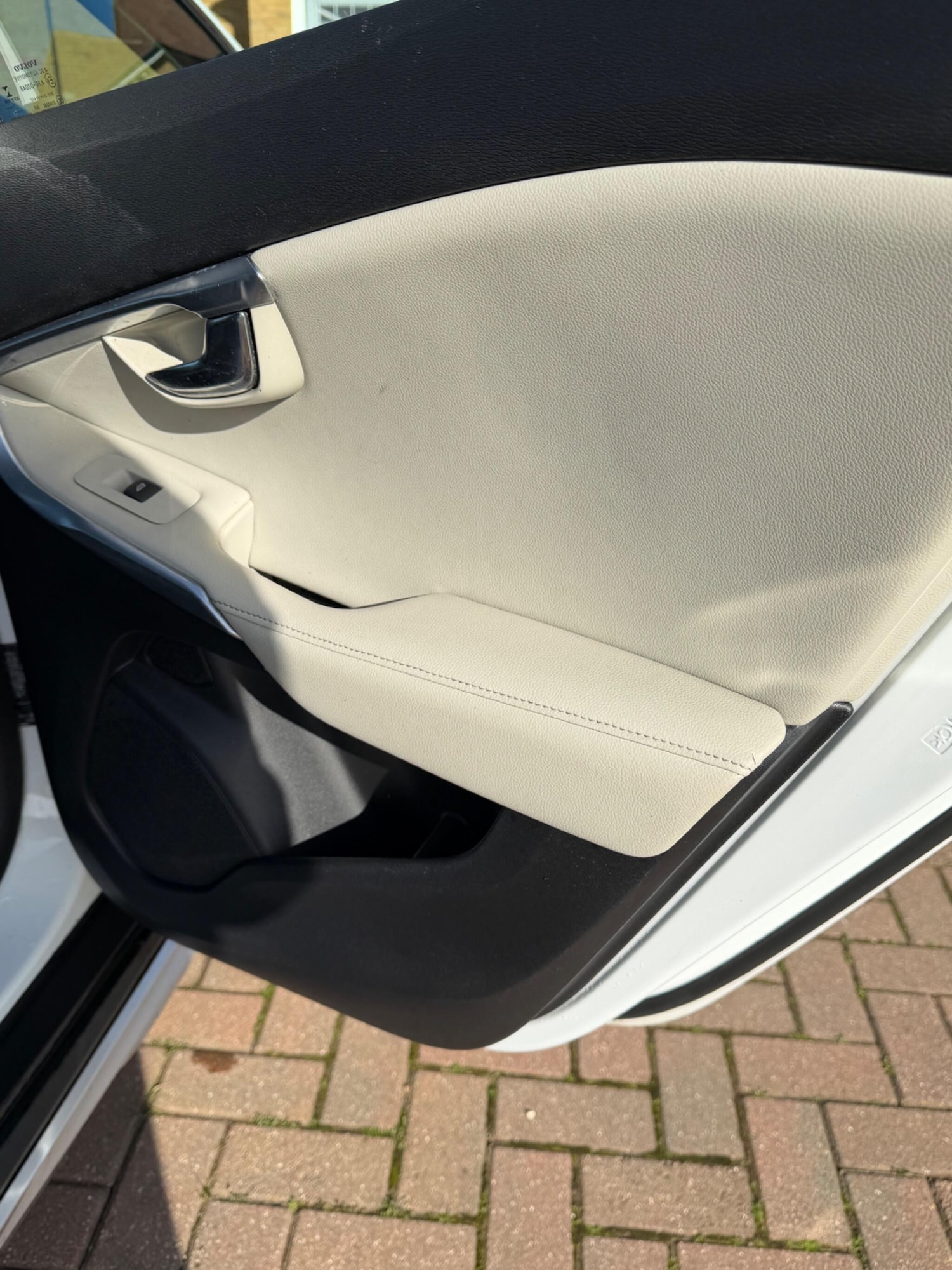 Used Volvo V40 Cross Country for sale - 77587090: Photo 36