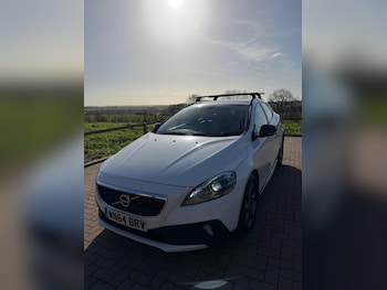 Used Volvo V40 Cross Country 2014 for sale - 77587090: Photo