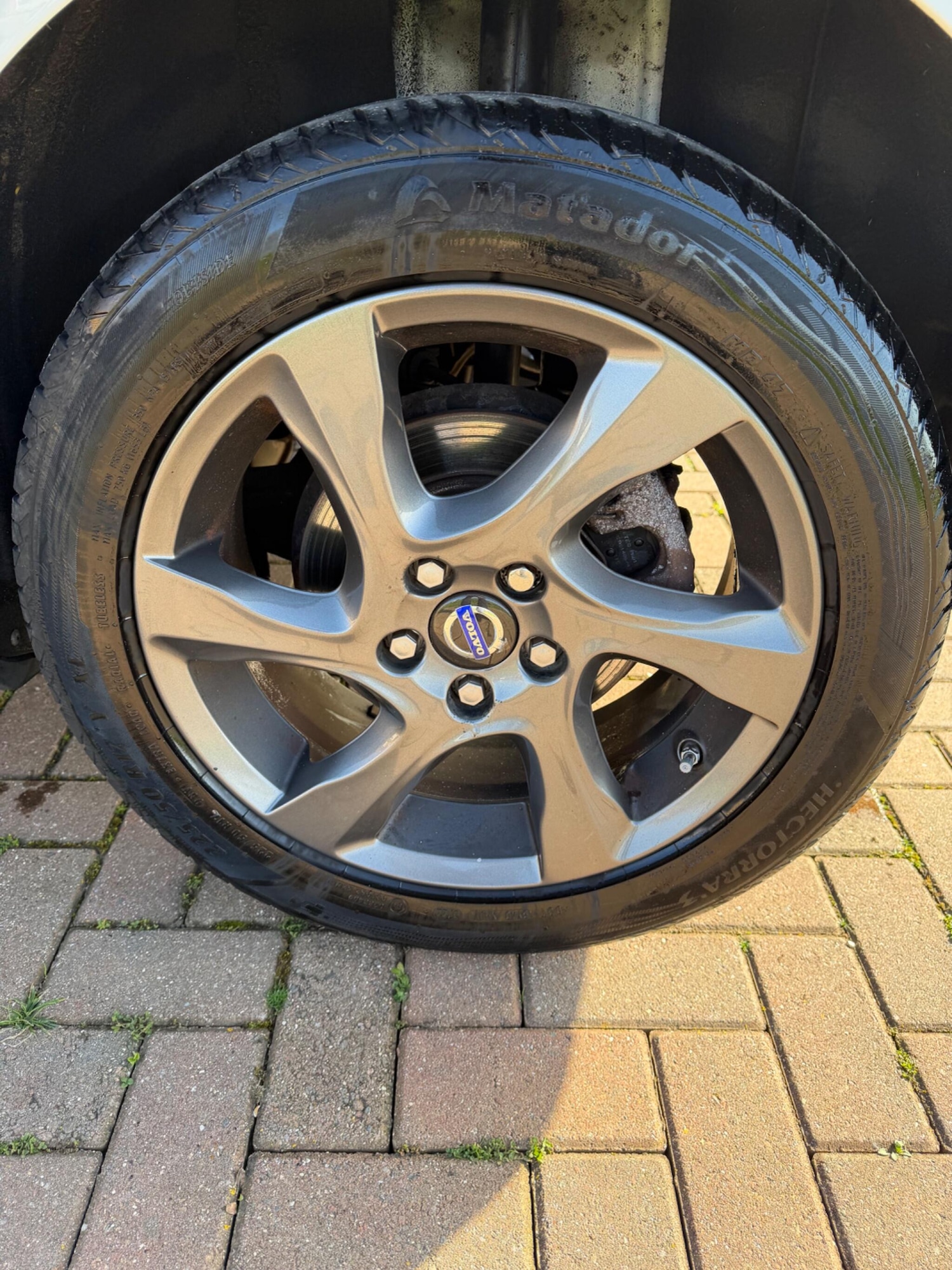 Used Volvo V40 Cross Country for sale - 77587090: Photo 41