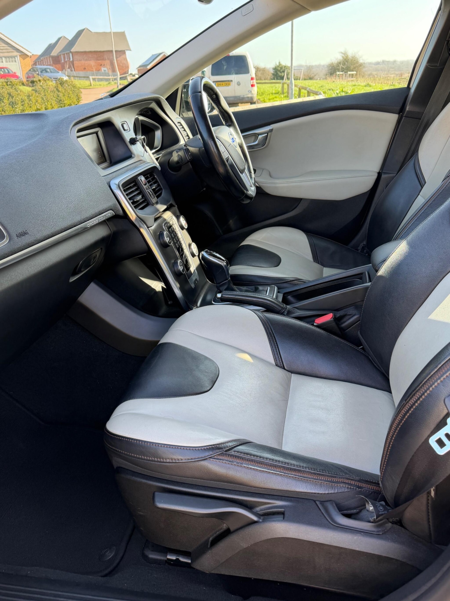 Used Volvo V40 Cross Country for sale - 77587090: Photo 49