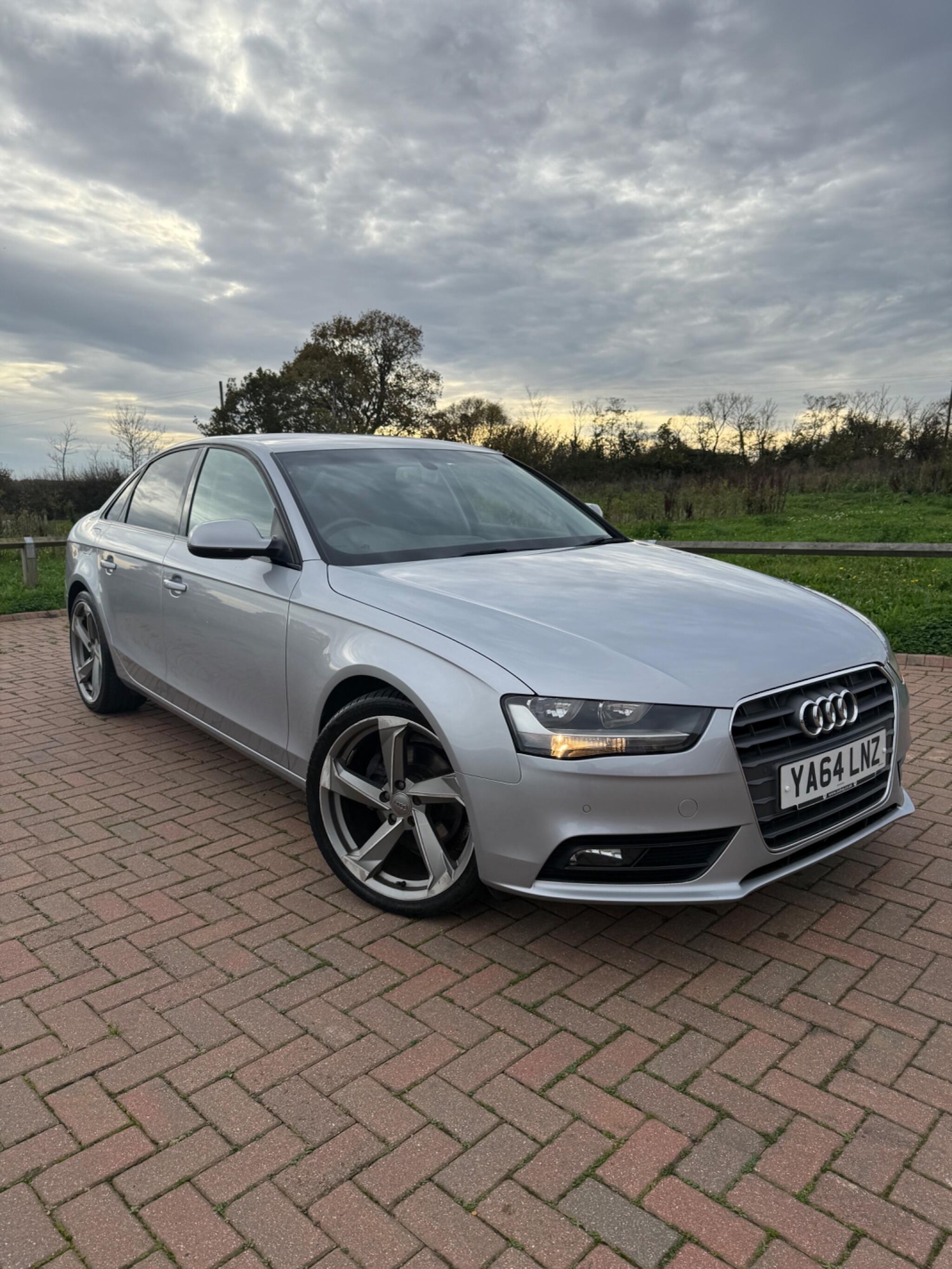 Used Audi A4 2015 for sale - 76473902: Photo 1
