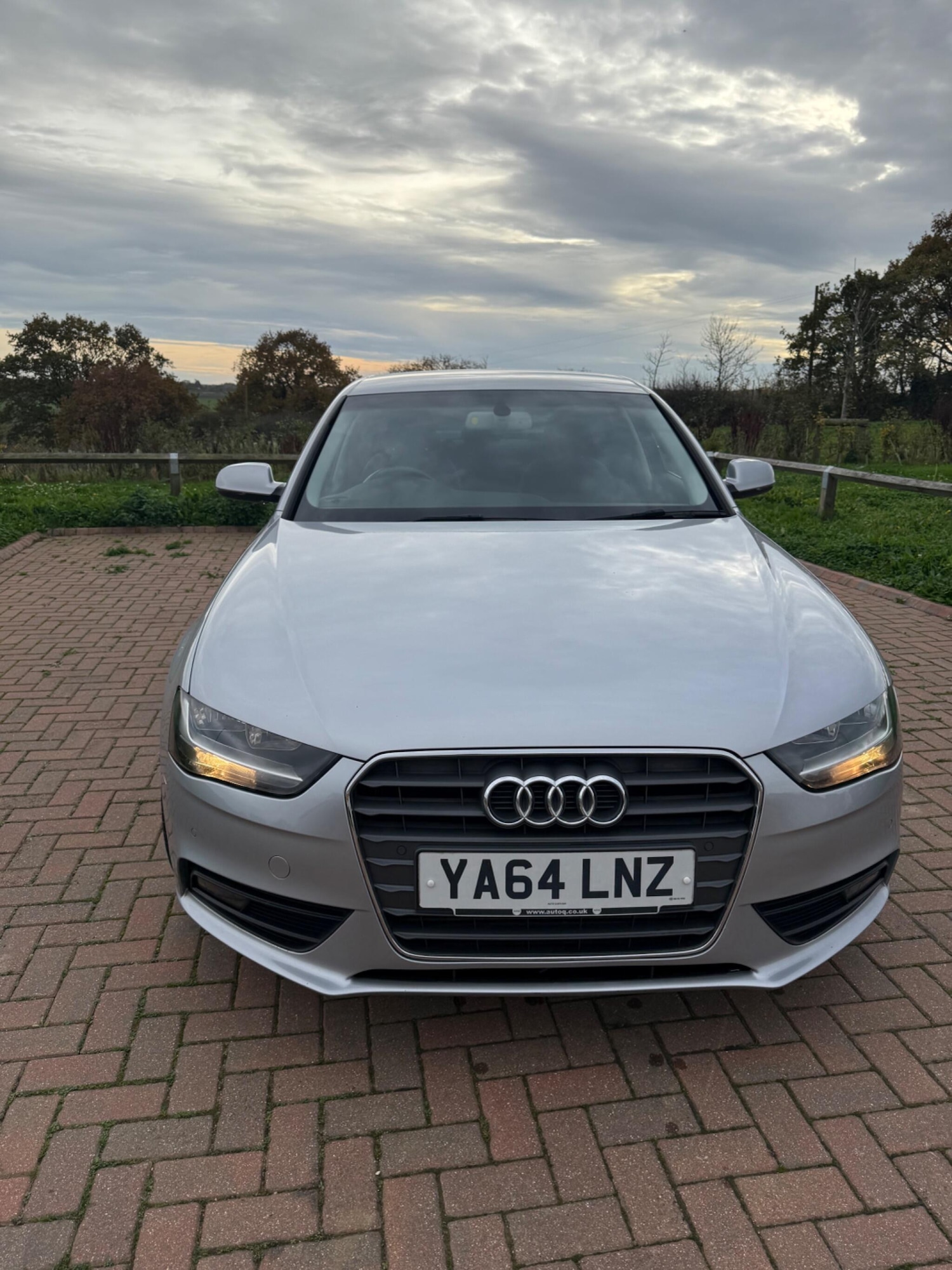 Used Audi A4 2015 for sale - 76473902: Photo 2