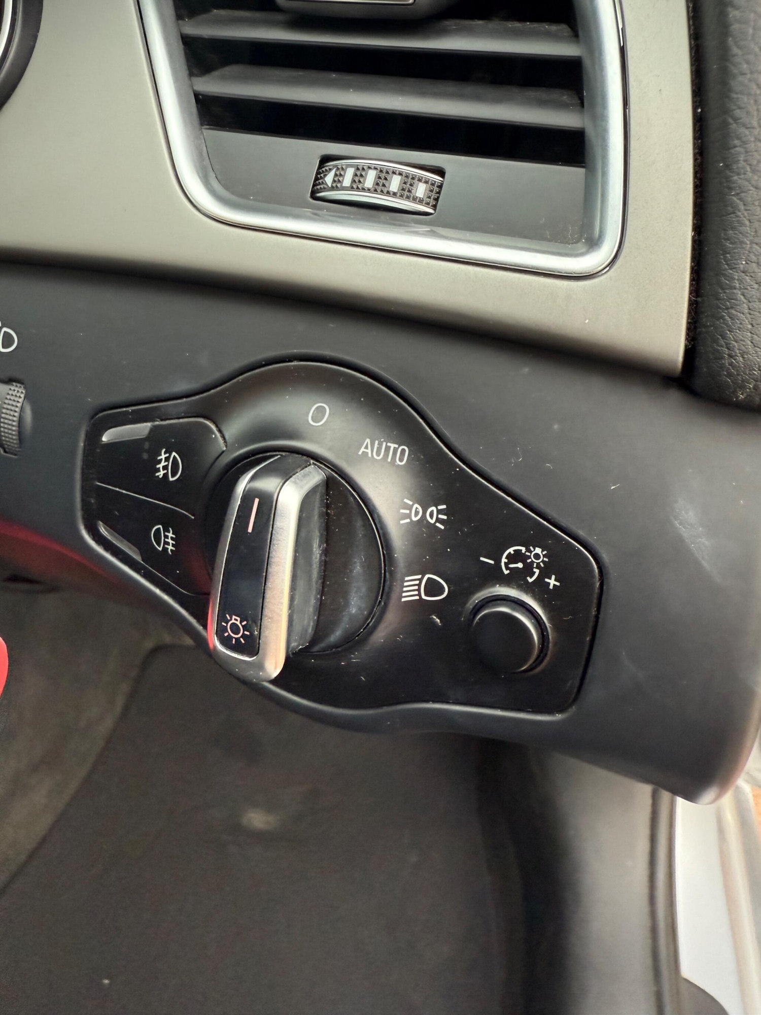 Used Audi A4 2015 for sale - 76473902: Photo 28