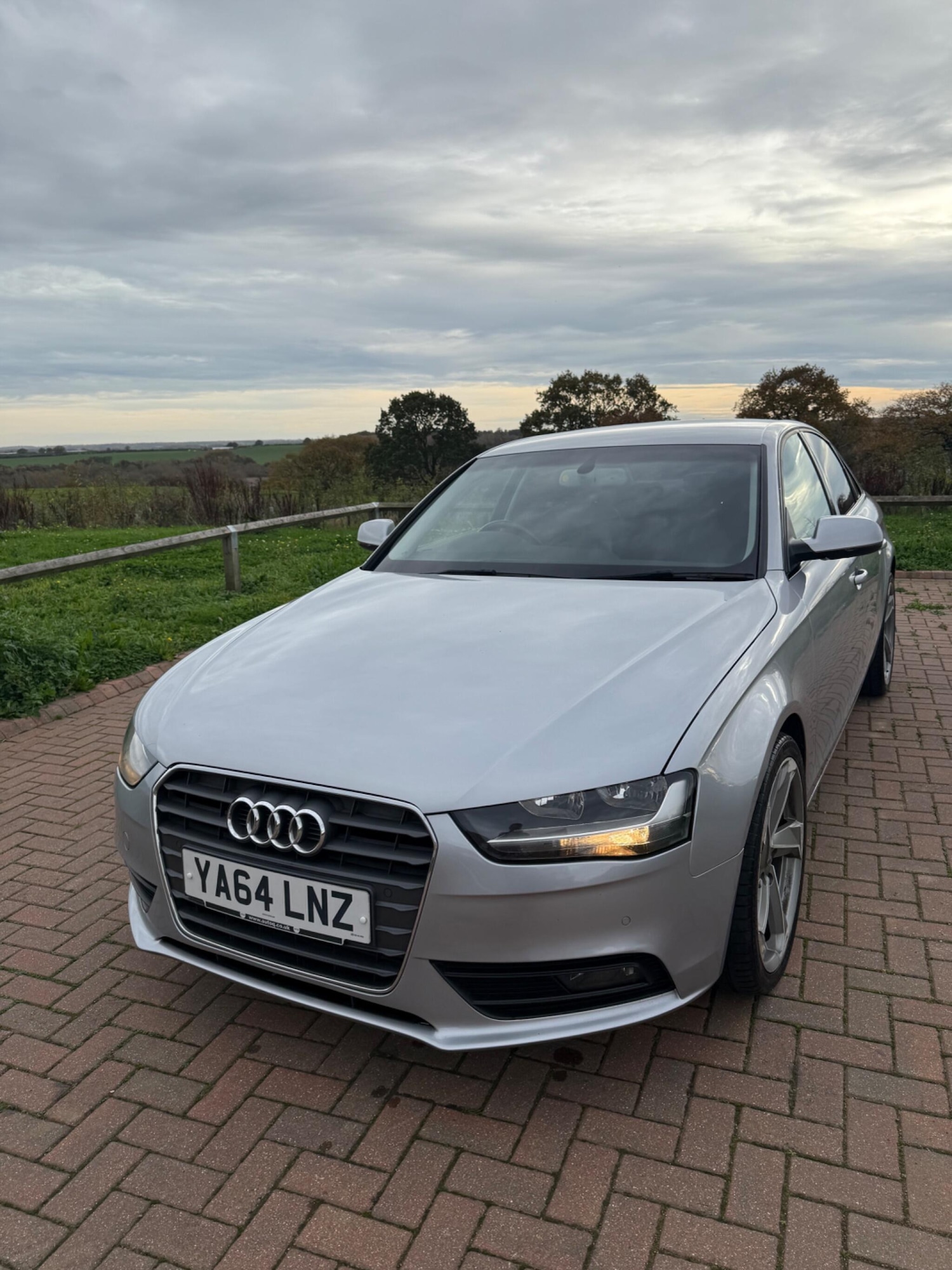 Used Audi A4 2015 for sale - 76473902: Photo 3