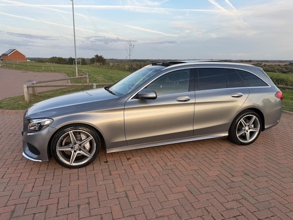 Used Mercedes-Benz C-Class 2014 for sale - 76060673: Photo 4