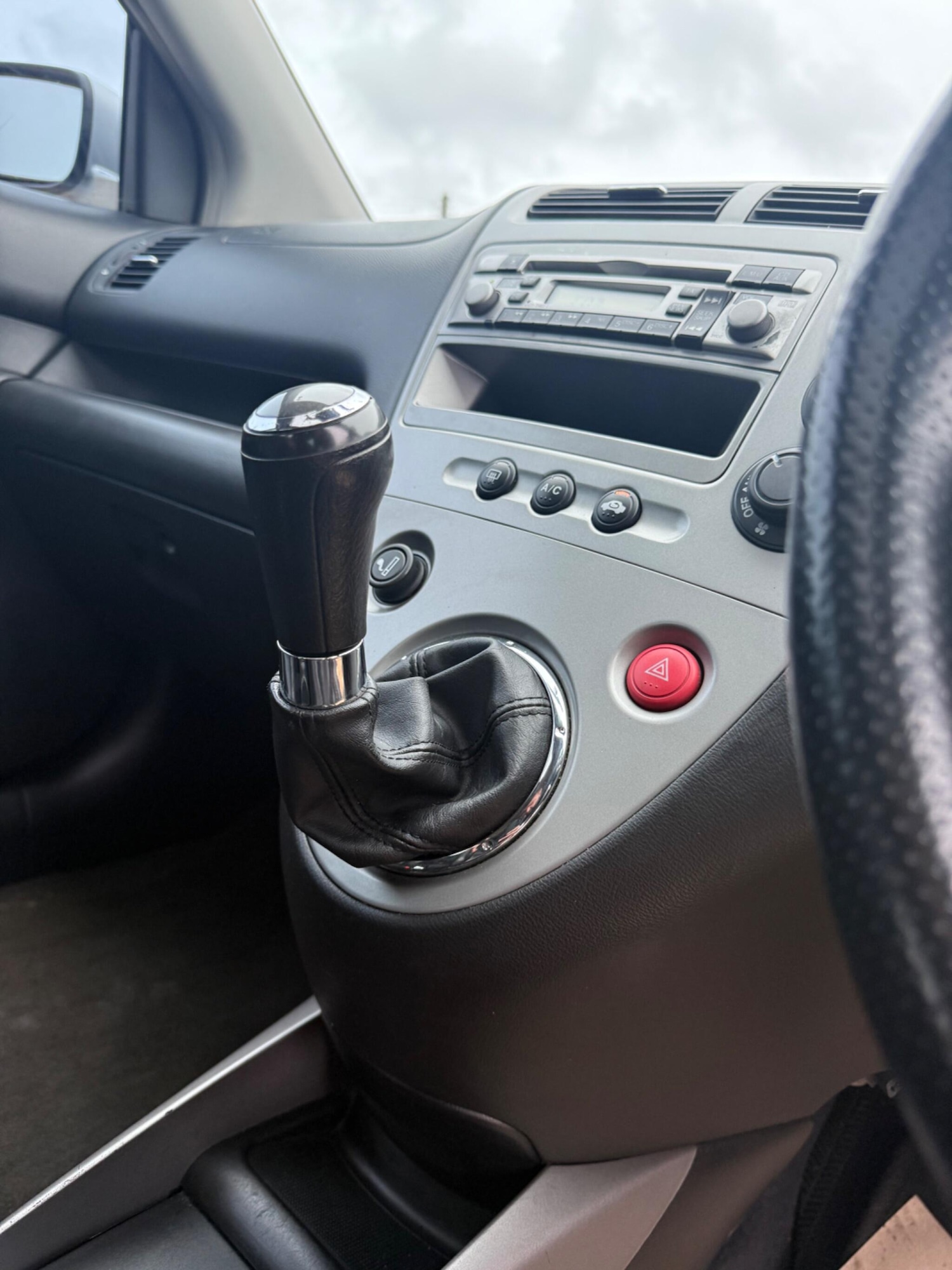 Used Honda Civic 2004 for sale - 76975855: Photo 18