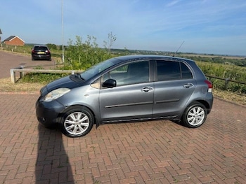 Used Toyota Yaris 2009 for sale - 76001083: Photo