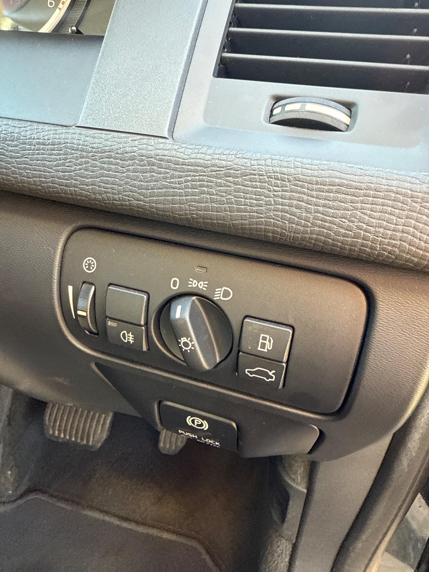 Used Volvo XC60 2013 for sale - 77144621: Photo 28