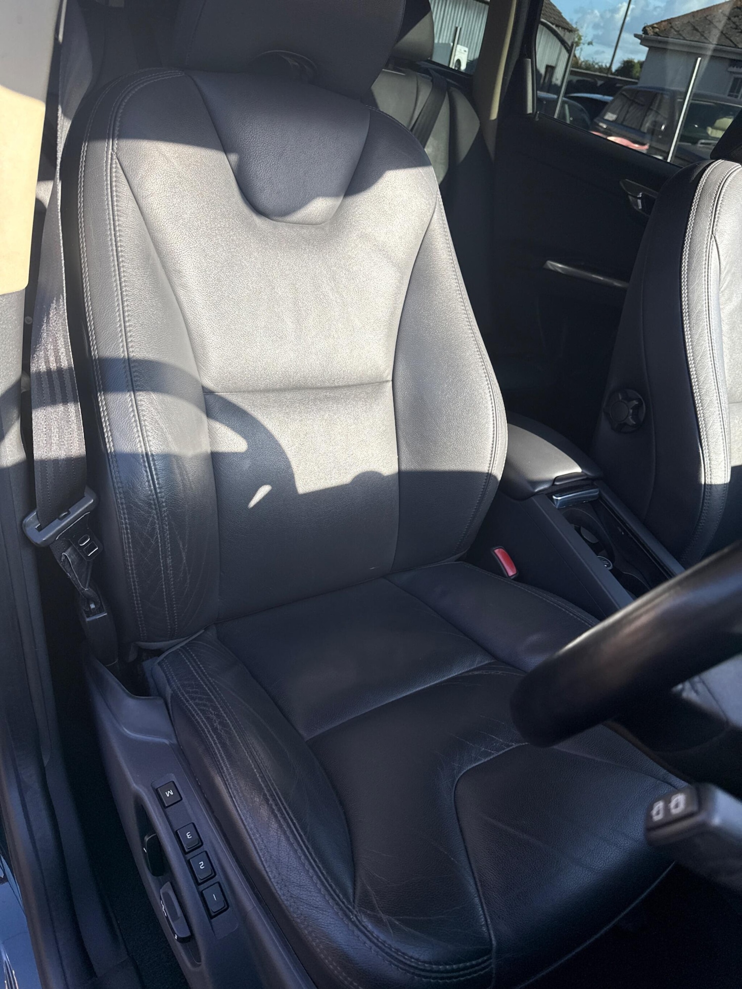 Used Volvo XC60 2013 for sale - 77144621: Photo 37