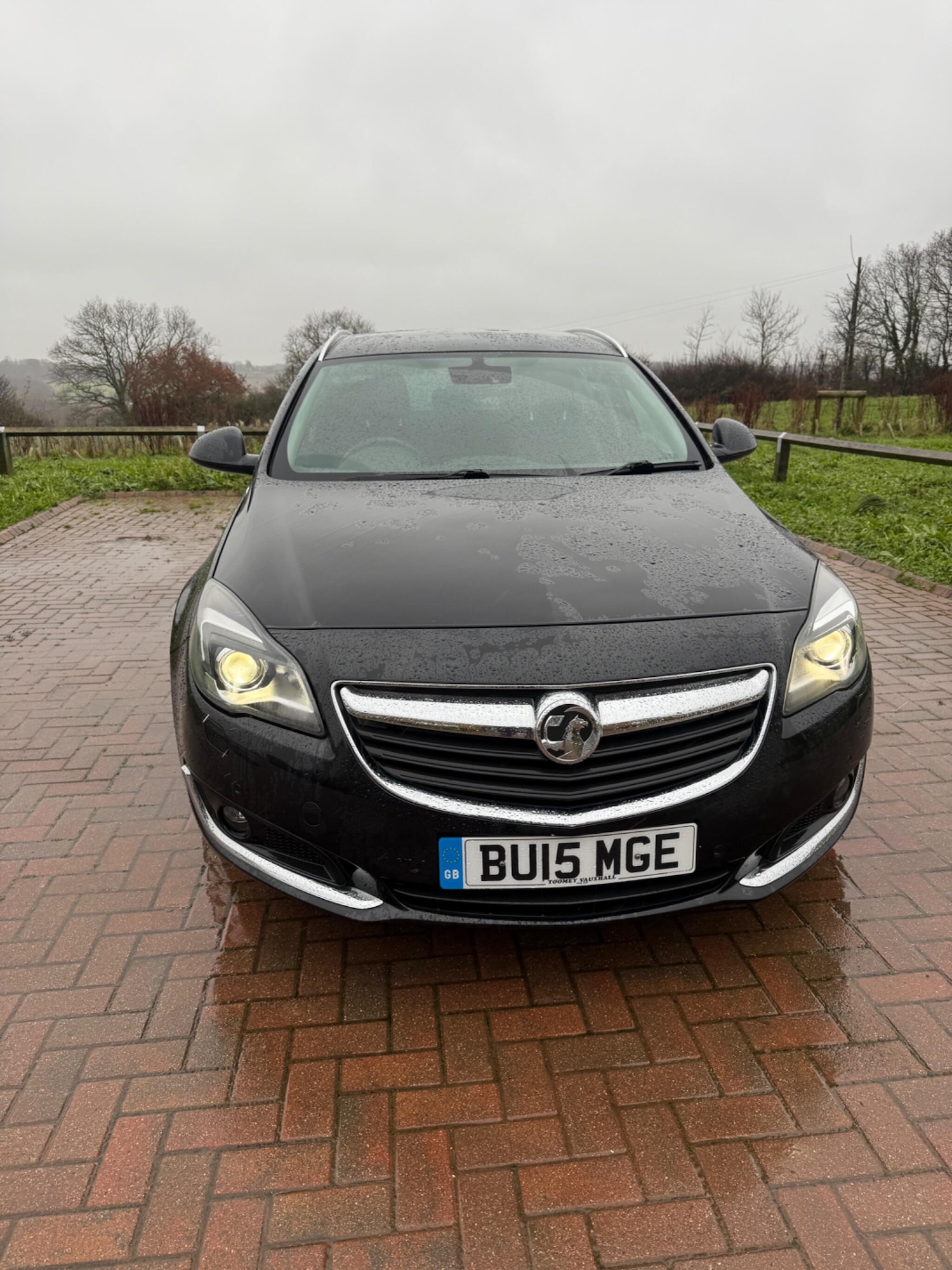 Used Vauxhall Insignia 2015 for sale - 77633672: Photo 2