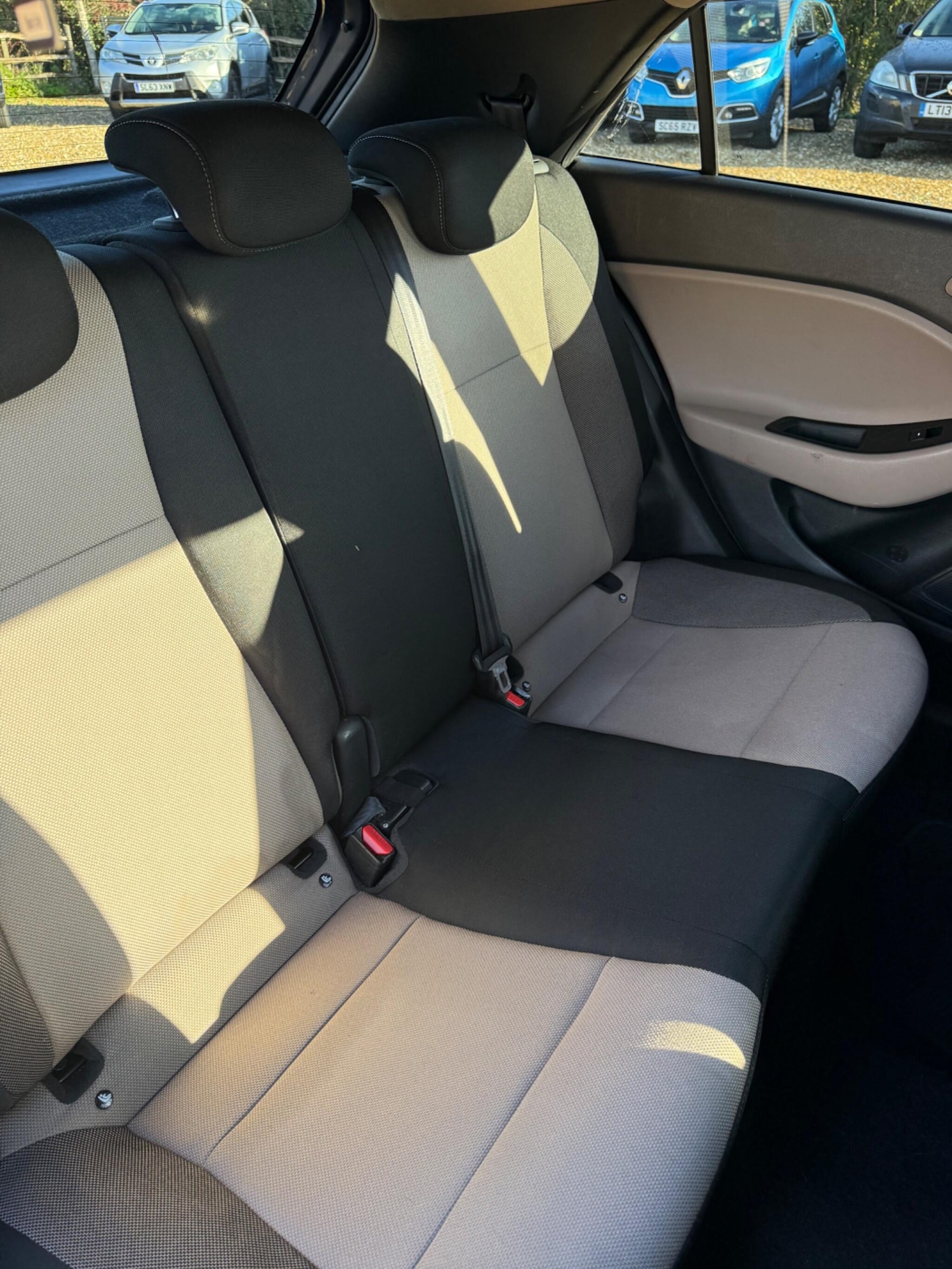 Used Hyundai i20 2015 for sale - 76700568: Photo 24