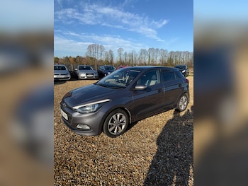 Used Hyundai i20 2015 for sale - 76700568: Photo