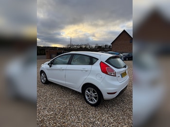 Used Ford Fiesta 2014 for sale - 77029266: Photo