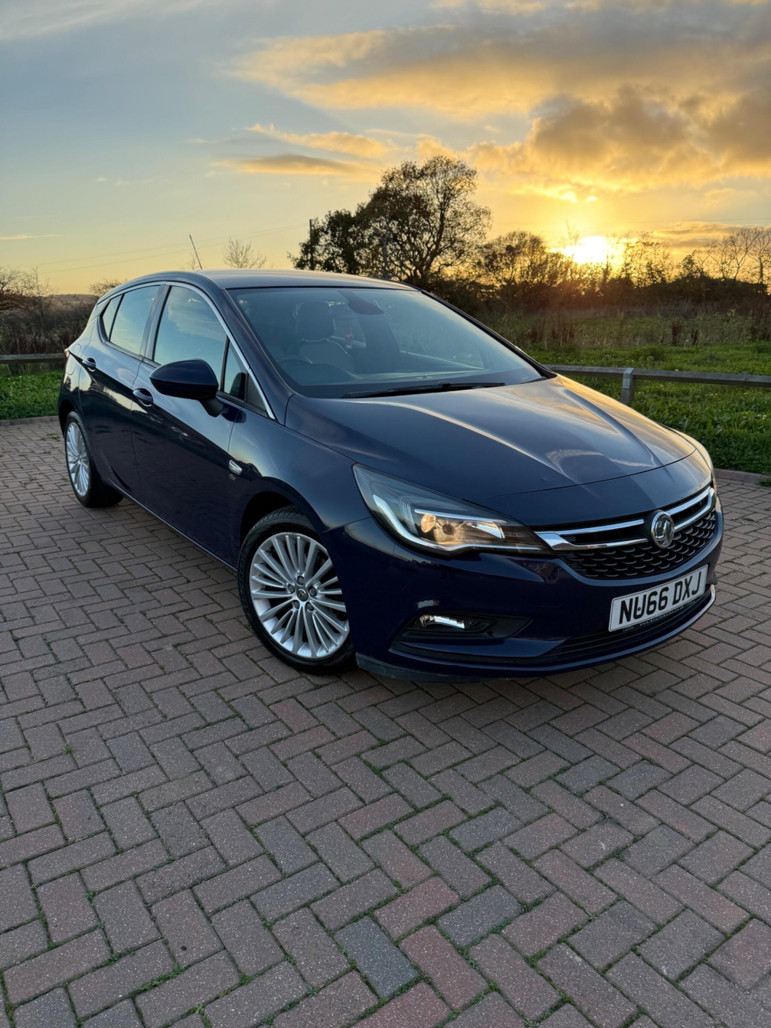 Used Vauxhall Astra 2016 for sale - 76592148: Photo 1