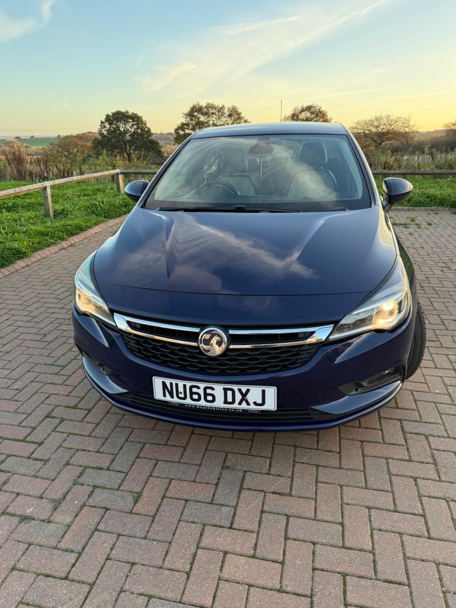 Used Vauxhall Astra 2016 for sale - 76592148: Photo 2