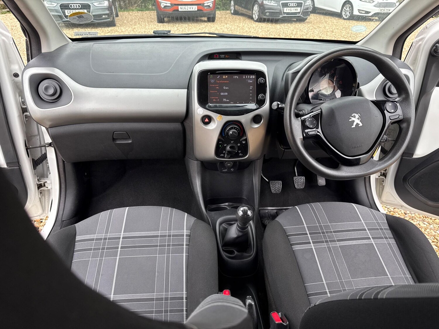 Used Peugeot 108 2017 for sale - 76024573: Photo 31
