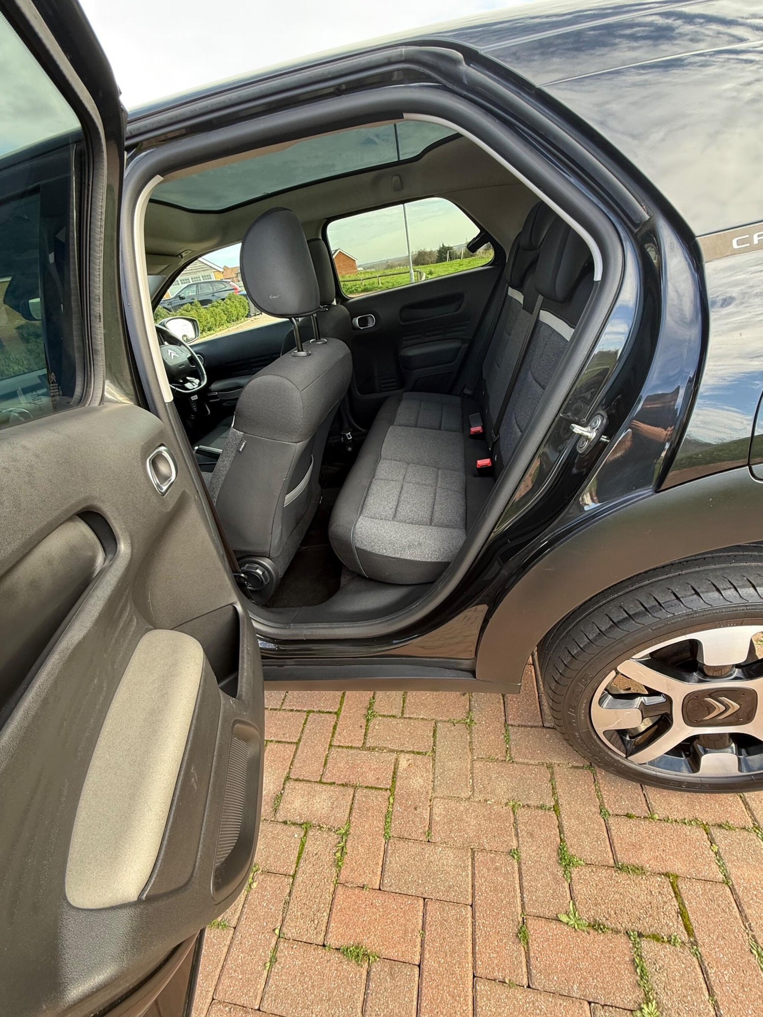 Used Citroen C4 Cactus 2019 for sale - 76994086: Photo 23
