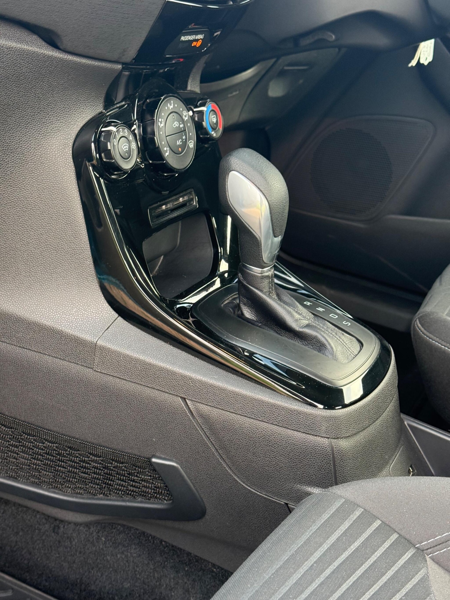 Used Ford Fiesta 2015 for sale - 77029811: Photo 48