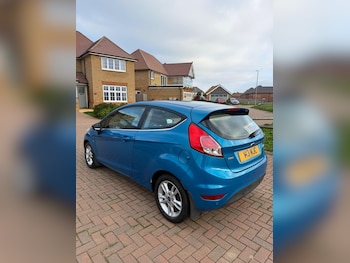 Used Ford Fiesta 2015 for sale - 77029811: Photo
