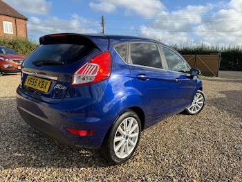 Used Ford Fiesta 2015 for sale - 76002389: Photo