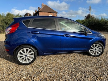 Used Ford Fiesta 2015 for sale - 76002389: Photo