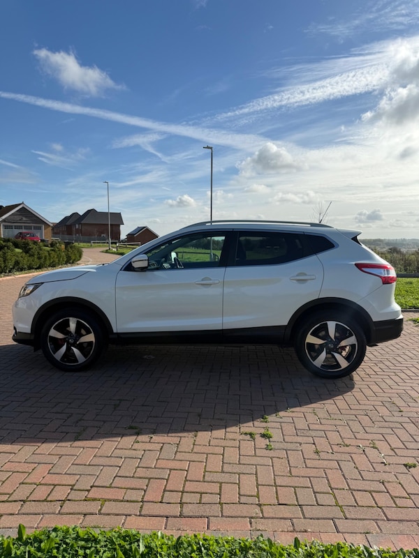 Used Nissan Qashqai 2015 for sale - 76215655: Photo 8