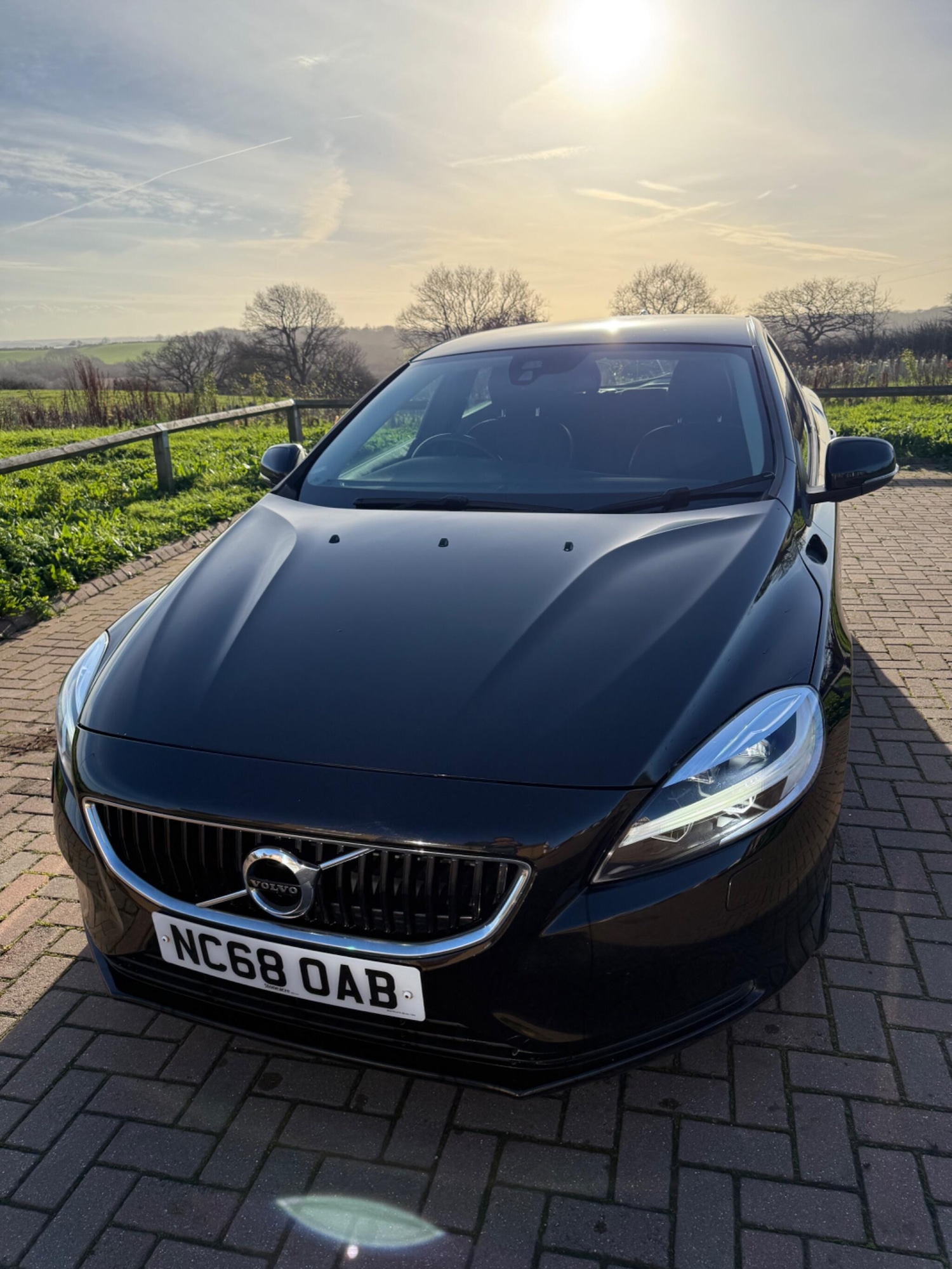 Used Volvo V40 2019 for sale - 76990798: Photo 3