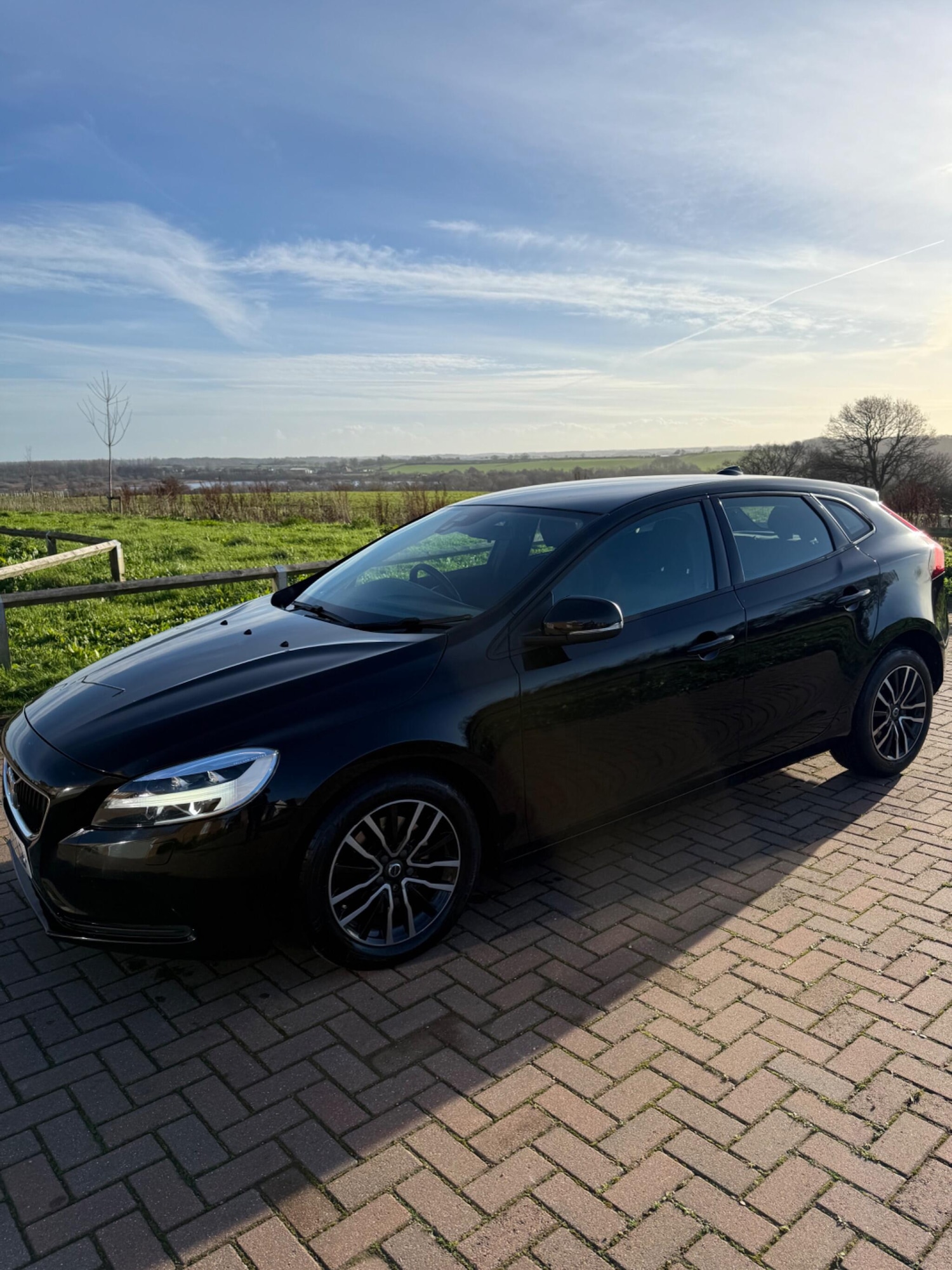 Used Volvo V40 2019 for sale - 76990798: Photo 46