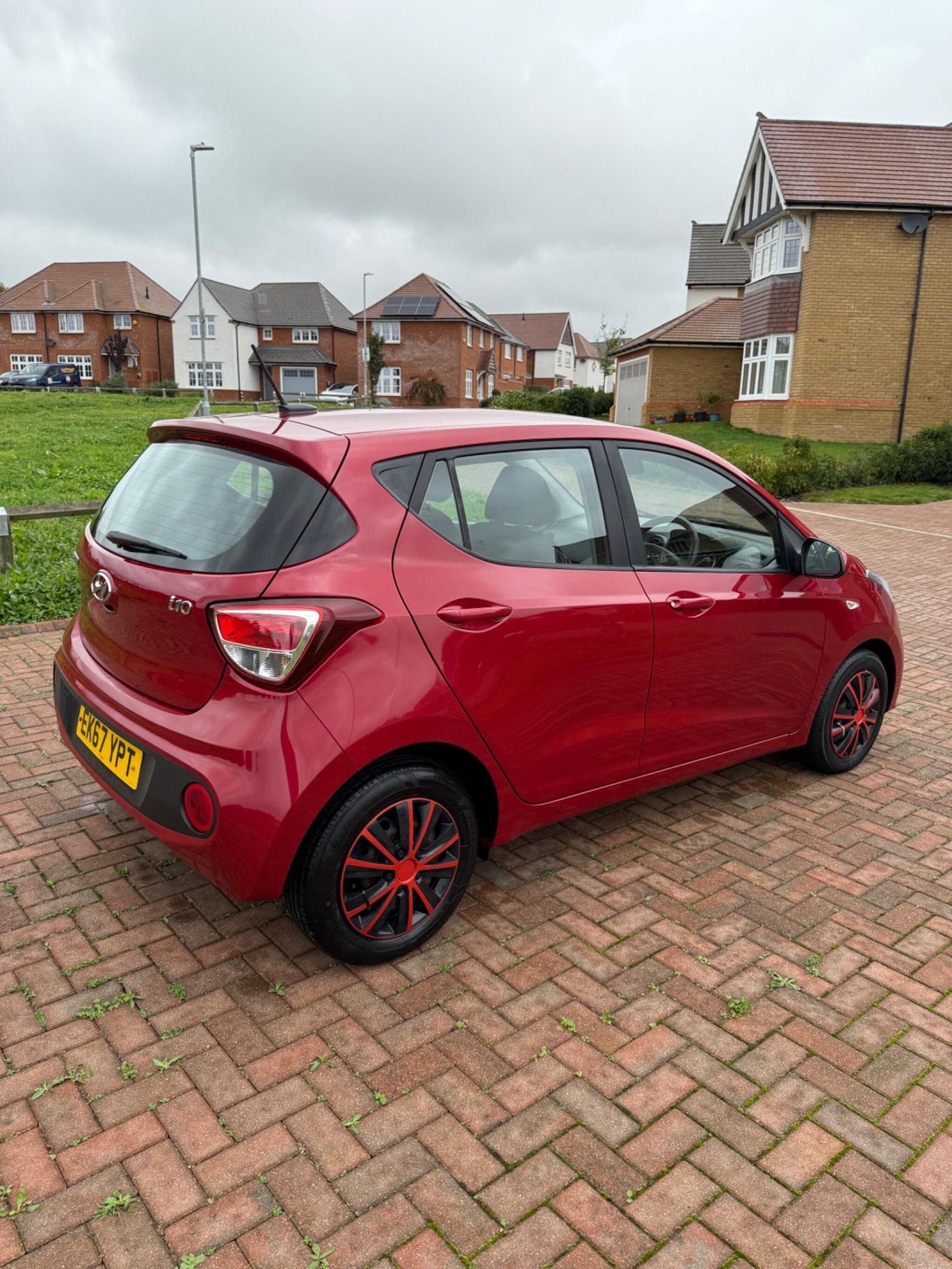 Used Hyundai i10 2017 for sale - 76295776: Photo 13