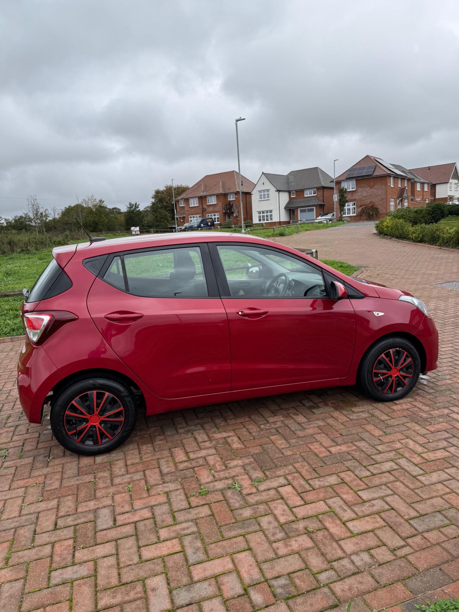 Used Hyundai i10 2017 for sale - 76295776: Photo 14