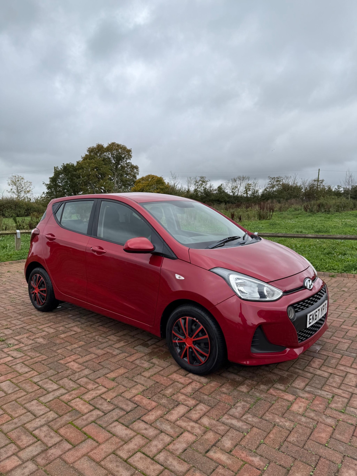 Used Hyundai i10 2017 for sale - 76295776: Photo 16