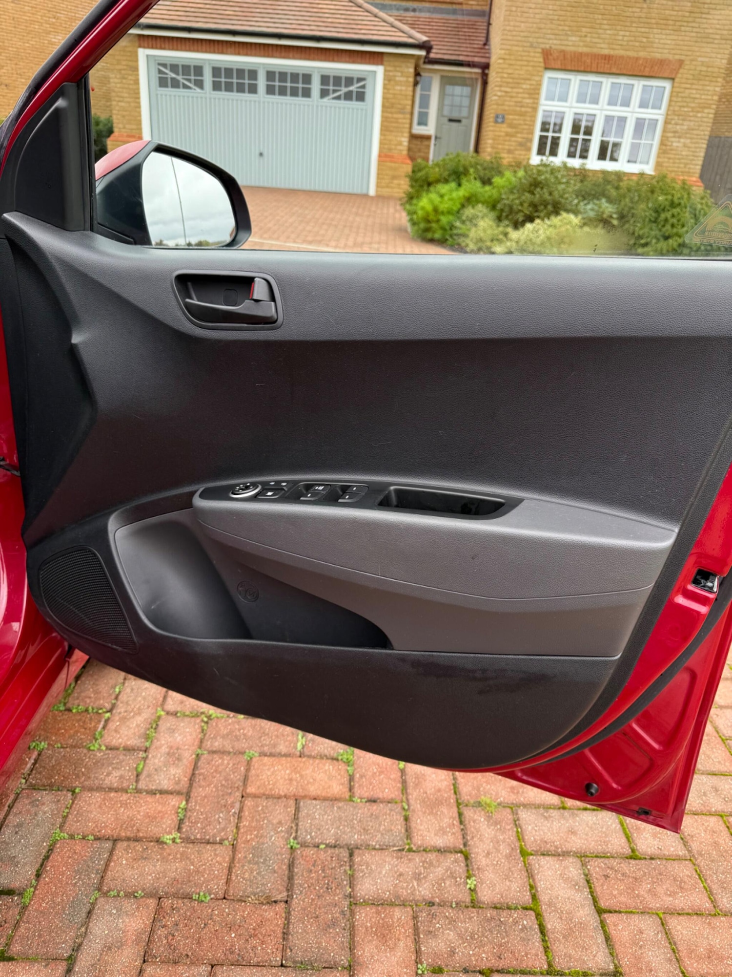 Used Hyundai i10 2017 for sale - 76295776: Photo 27