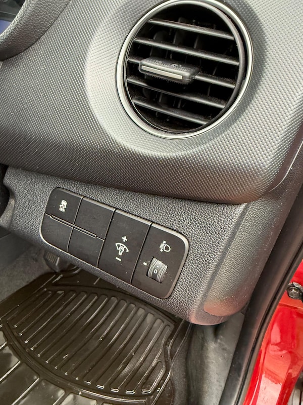 Used Hyundai i10 2017 for sale - 76295776: Photo 28