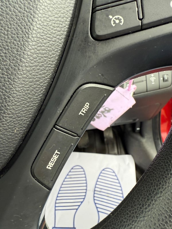 Used Hyundai i10 2017 for sale - 76295776: Photo 34