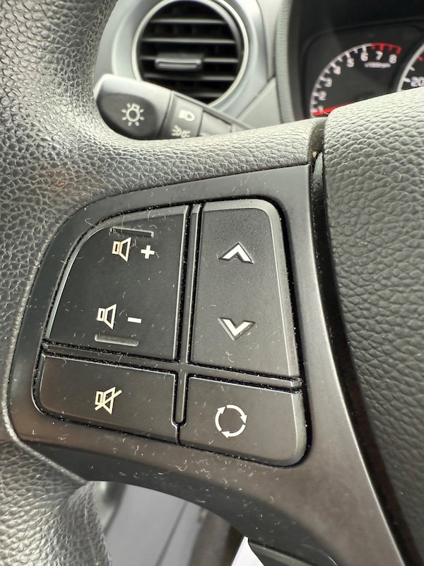 Used Hyundai i10 2017 for sale - 76295776: Photo 36