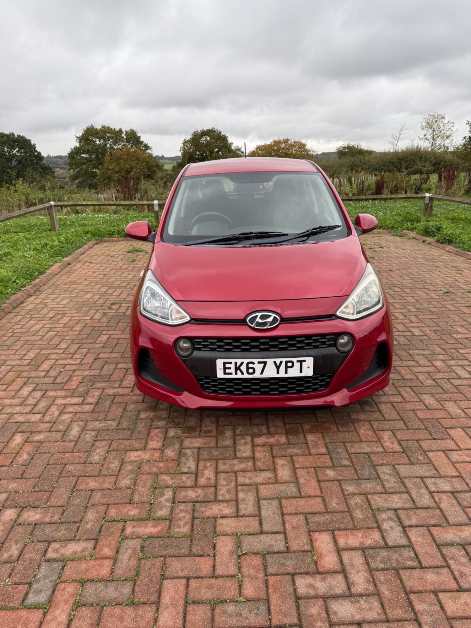 Used Hyundai i10 2017 for sale - 76295776: Photo 4