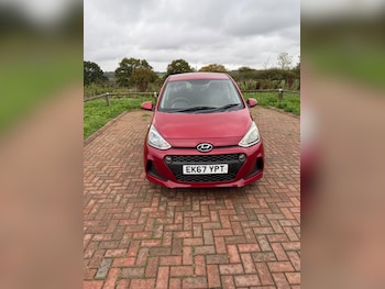 Used Hyundai i10 2017 for sale - 76295776: Photo 4